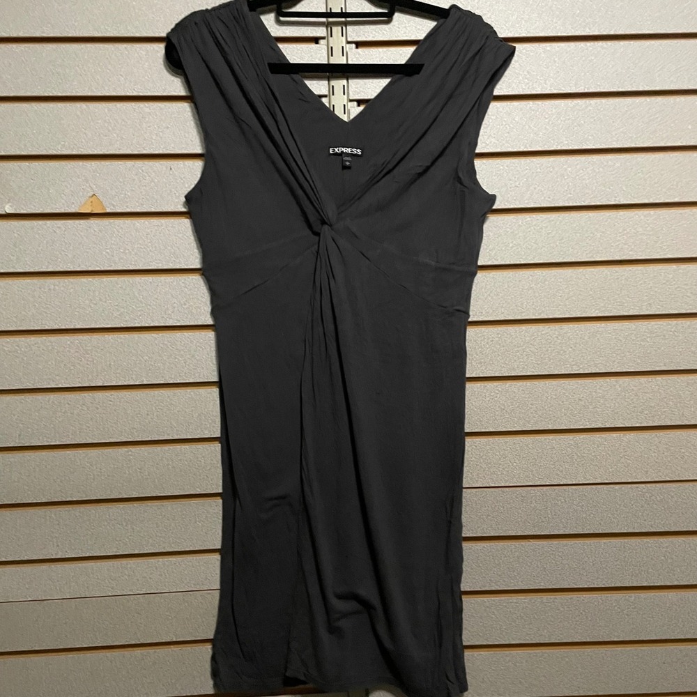 Express Women Black V Neck Twist Front Sleeveless Knee Length Dress Size Large